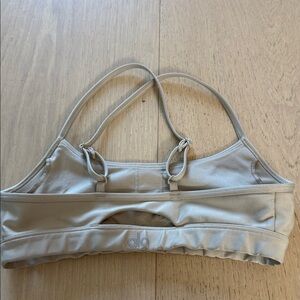 ALO Yoga Women's Beige Sports Bra